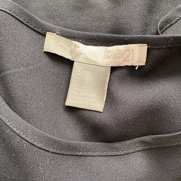 Strappy Sleeve High low top - Picture 3 of 3